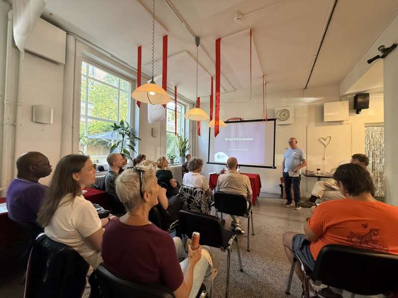 Bertus opent HvH bijeenkomt.klein